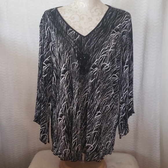 Plus size Dress Barn embellished blk/wht blouse - Picture 1 of 4